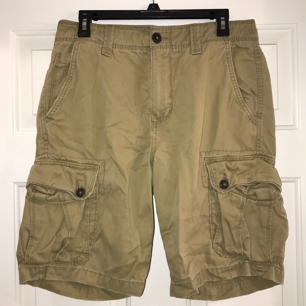 Men’s American Eagle Cargo Khaki Shorts